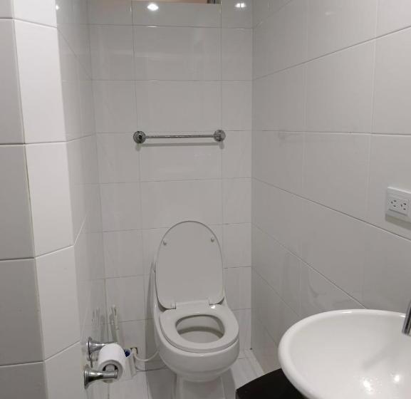 Pension Habitación En Apartamento Familiar