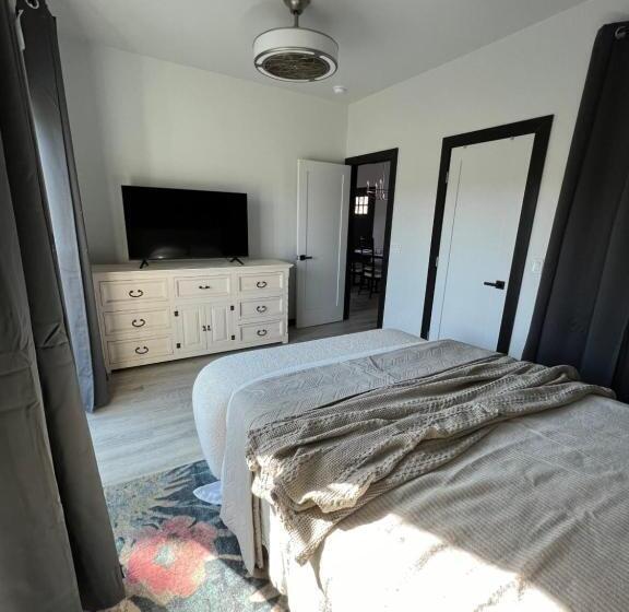 پانسیون Sweet Hill Top Townhouse