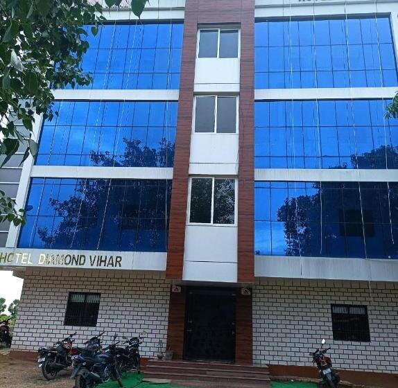 هتل Diamond Vihar, Rajgir