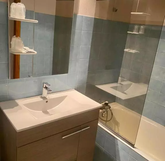 ホテル Hôtel Des Alpes
