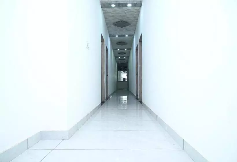 ホテル Mahesh