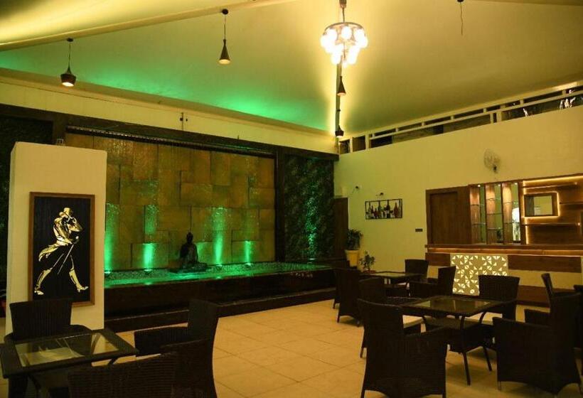 Отель Riverside Meadows