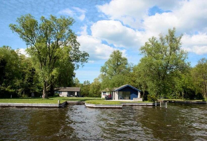 Resort Bungalow Op Eiland