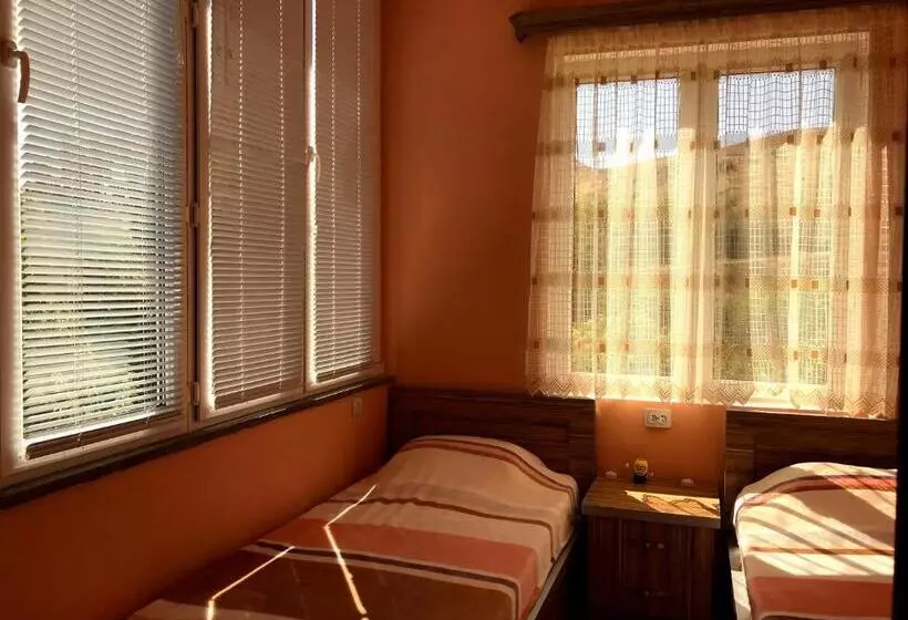Ashot & Gohar B&b