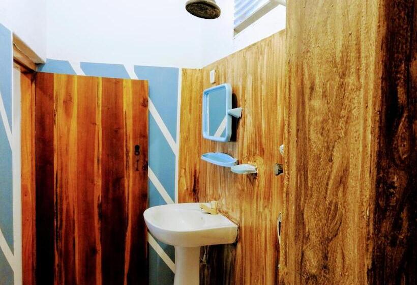 مبيت وإفطار Cresent Bay Beach