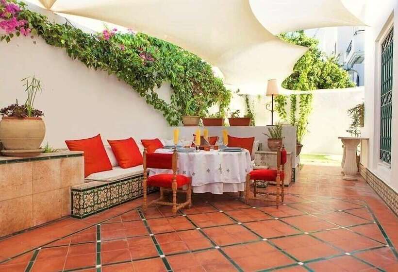 تختخواب و صبحانه Dar Esma