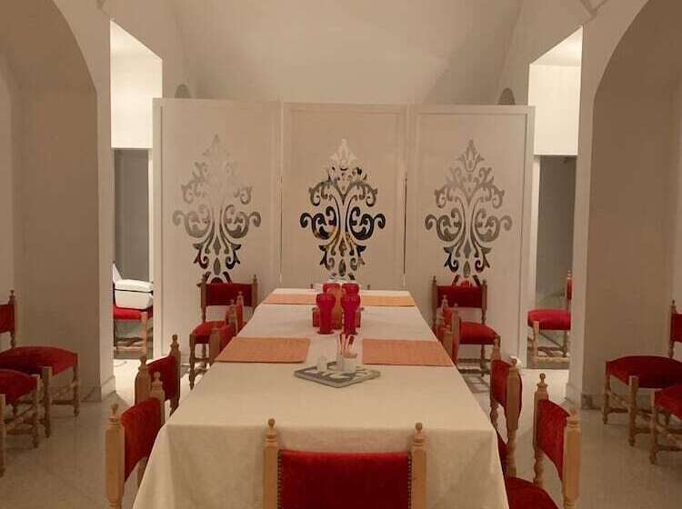 تختخواب و صبحانه Dar Esma