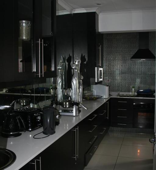 تختخواب و صبحانه Elements Executive Accommodation