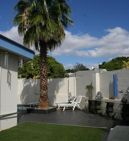 تختخواب و صبحانه Elements Executive Accommodation