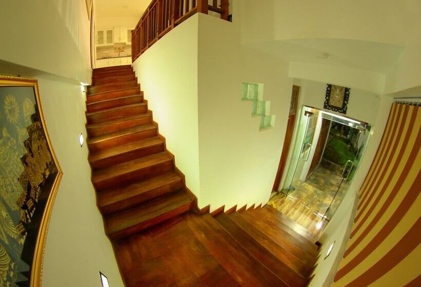 تختخواب و صبحانه Grand Residence