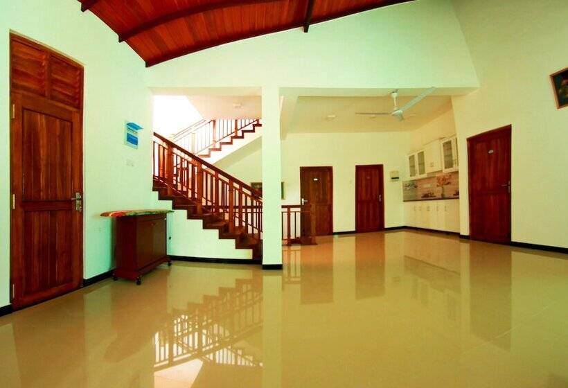 تختخواب و صبحانه Grand Residence