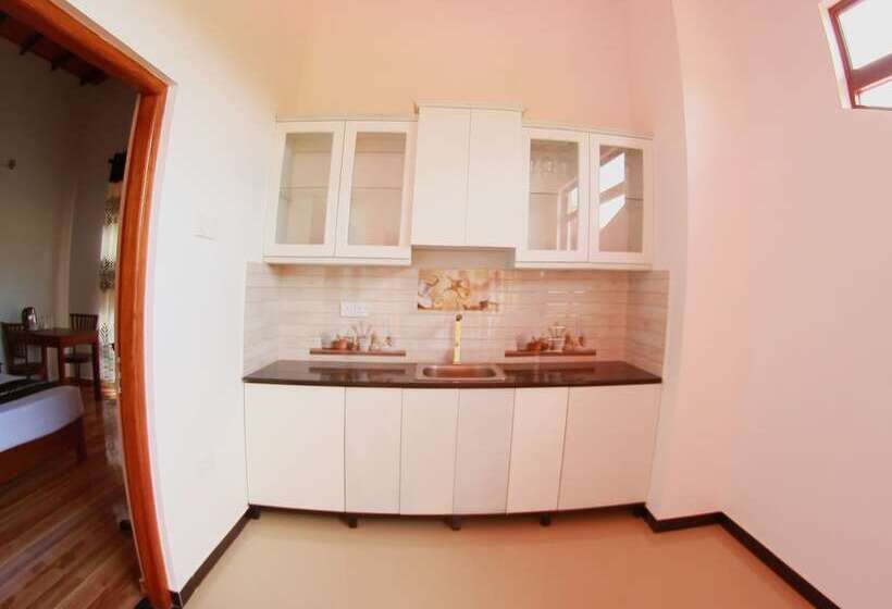 تختخواب و صبحانه Grand Residence