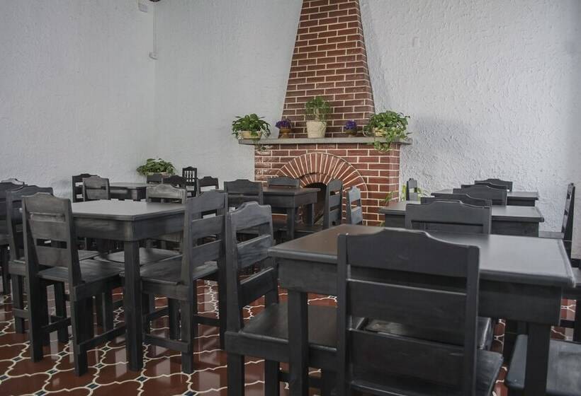 هتل Ajau Colonial