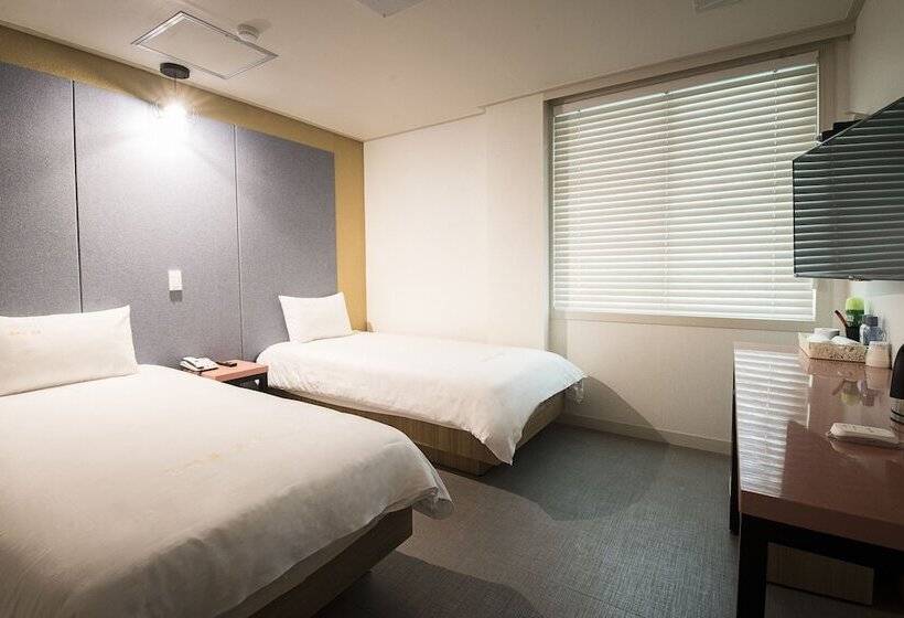 בית מלון כפרי Champion