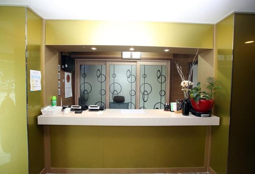 בית מלון כפרי Champion