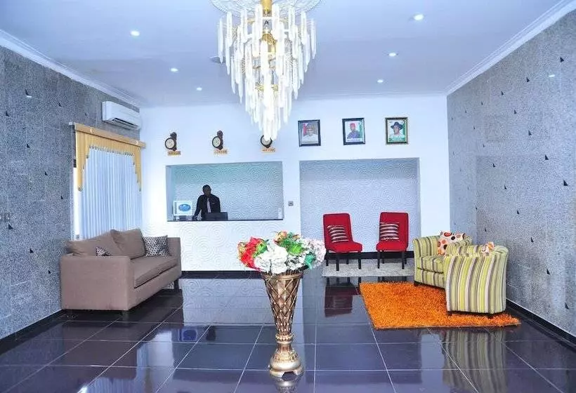 هتل Peemos Place Warri