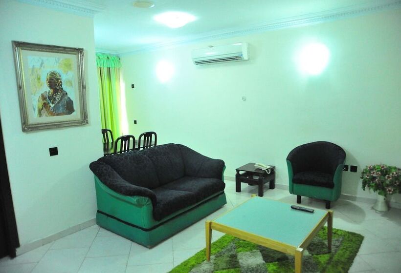 هتل Peemos Place Warri