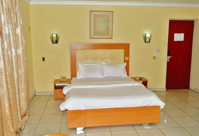 هتل Peemos Place Warri