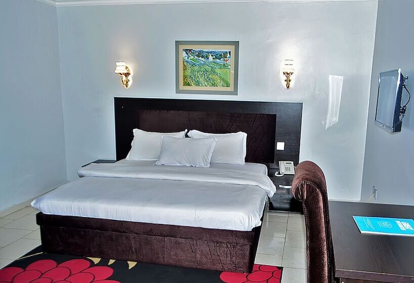 هتل Peemos Place Warri