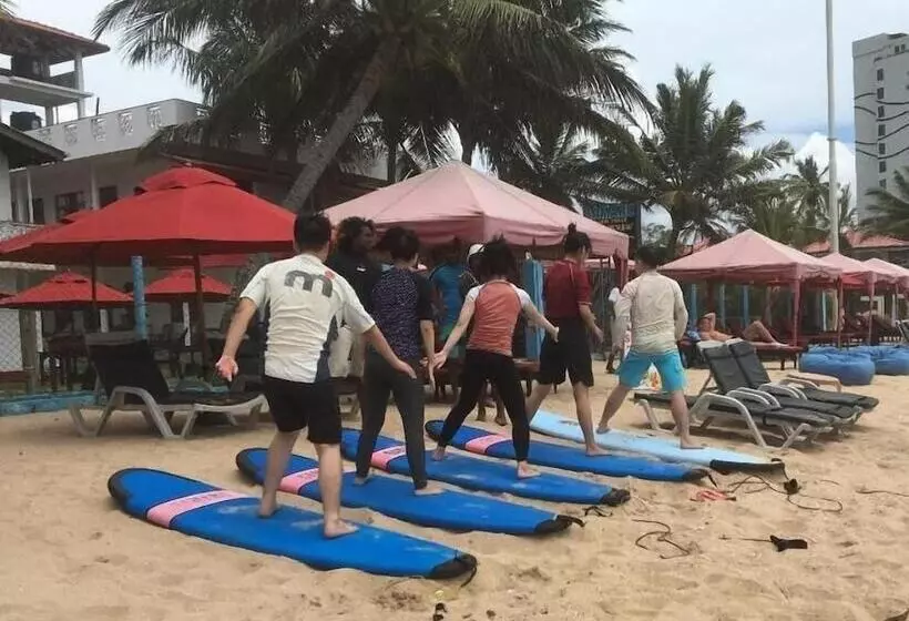 هتل Samaru Beach House