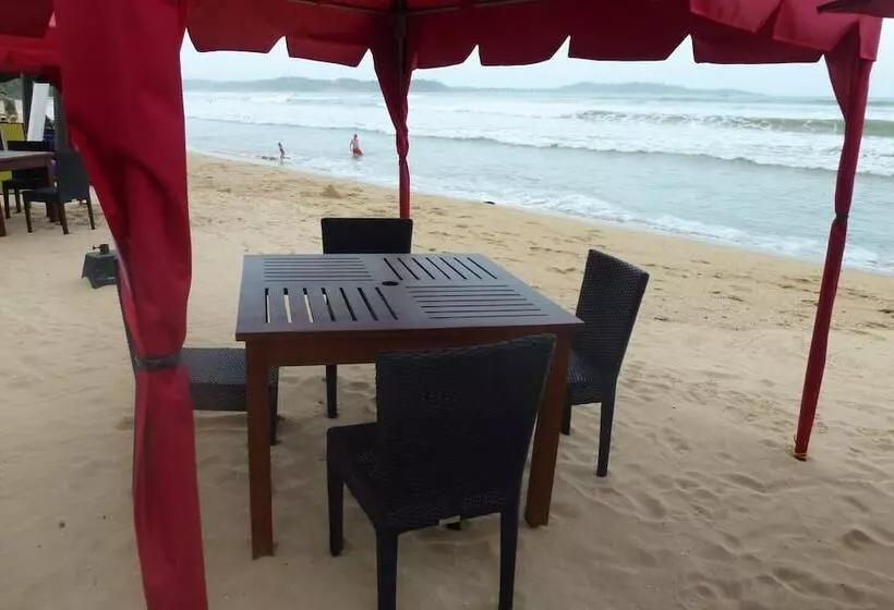 هتل Samaru Beach House