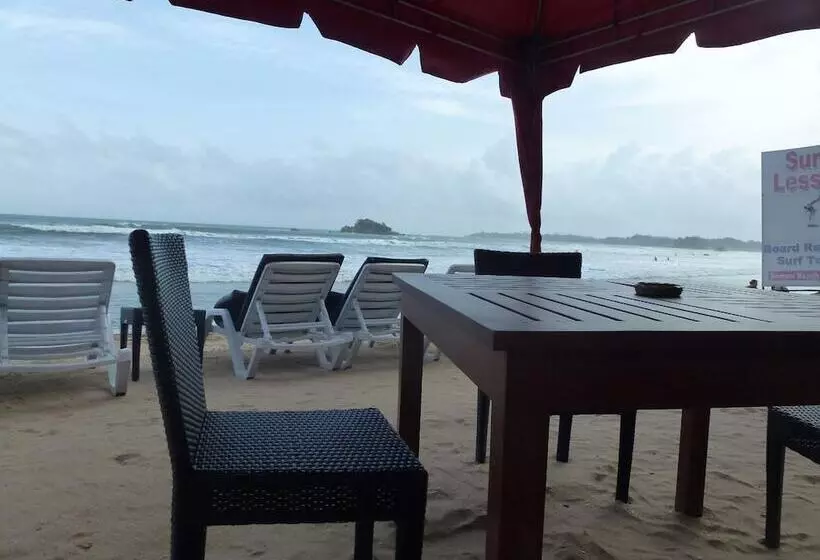 هتل Samaru Beach House
