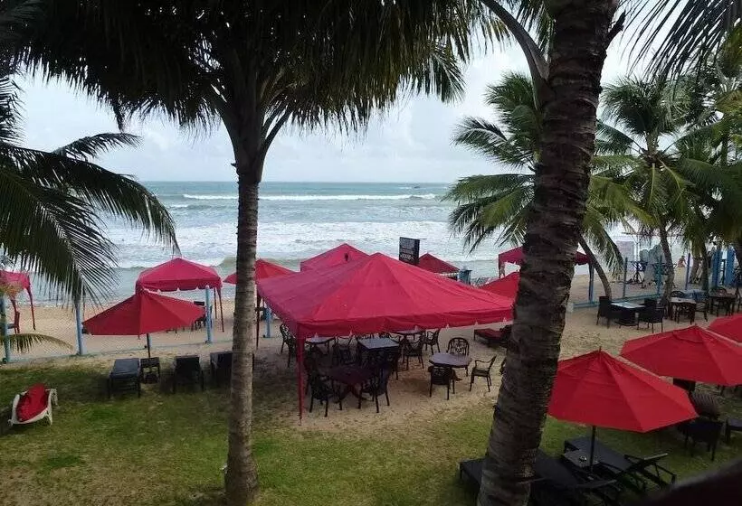 هتل Samaru Beach House