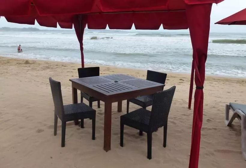 هتل Samaru Beach House
