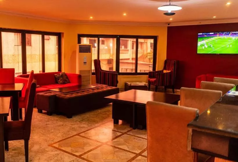هتل Peemos Place Warri