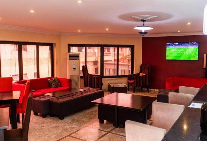 هتل Peemos Place Warri