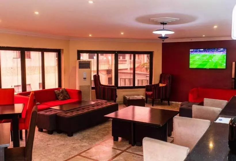 هتل Peemos Place Warri