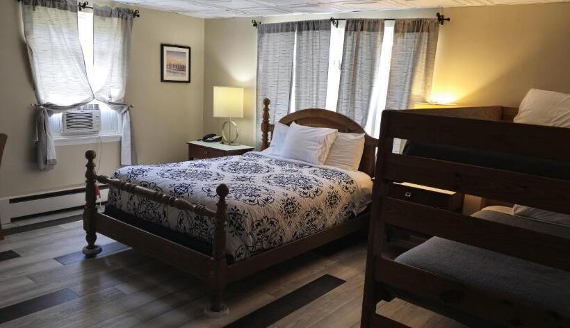 Szálló Rodeway Inn Formerly Camp Inn Lodge