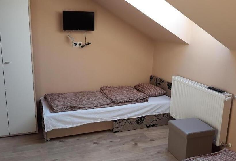 住宿加早餐  Helvéciai Balogh Borház