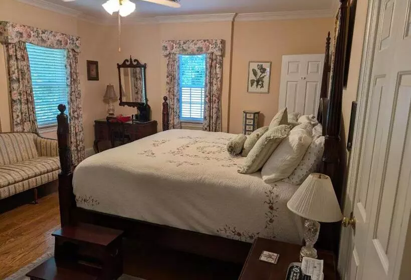 ベッドアンドブレックファースト Virginia Cliffe Inn