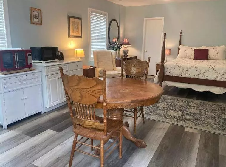 ベッドアンドブレックファースト Virginia Cliffe Inn