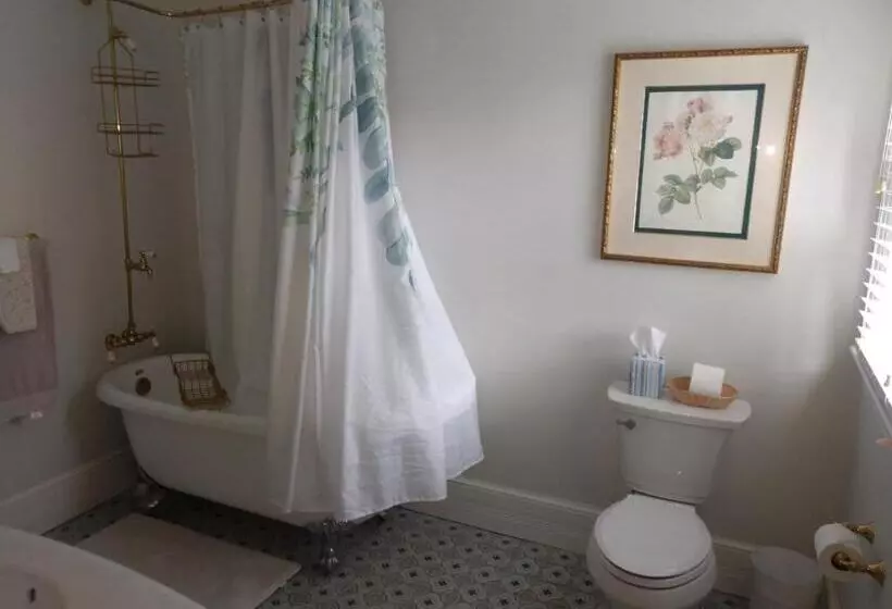 ベッドアンドブレックファースト Virginia Cliffe Inn