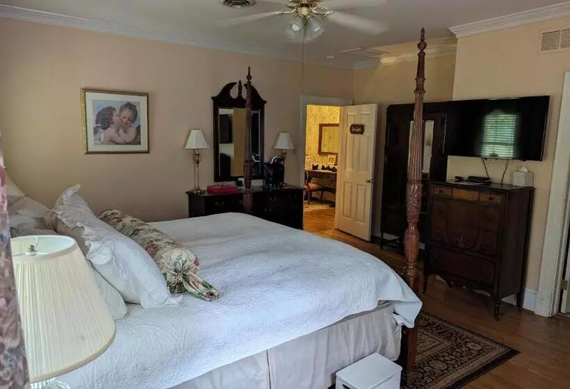 ベッドアンドブレックファースト Virginia Cliffe Inn