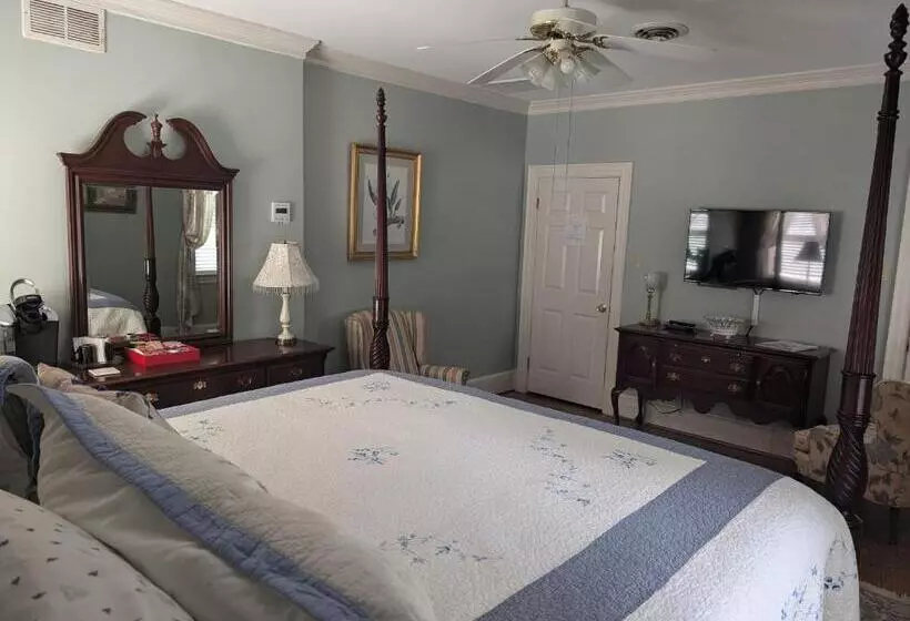 ベッドアンドブレックファースト Virginia Cliffe Inn