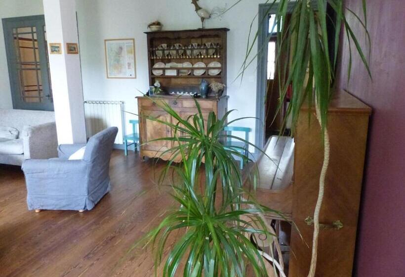 بنسيون Les Volets Bleus