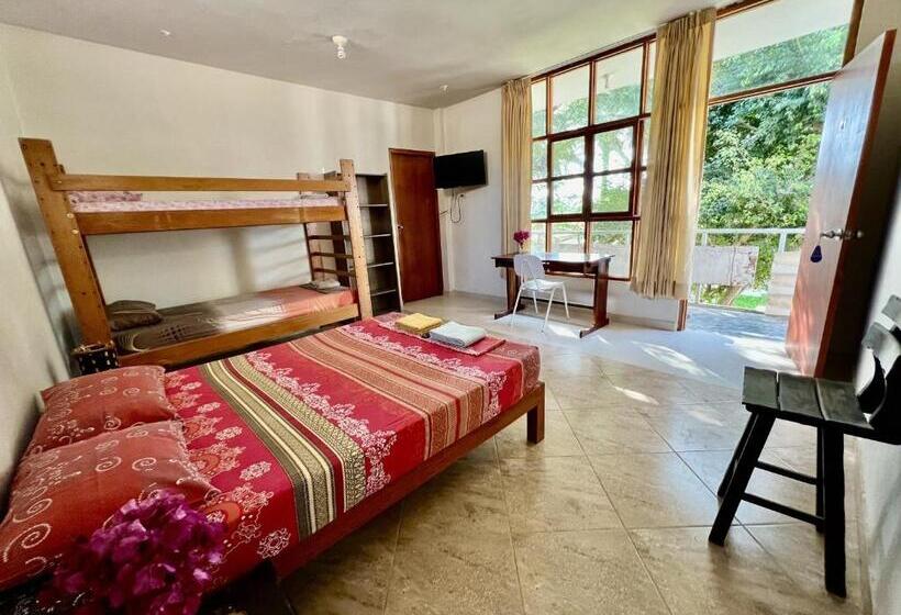 هاستل Stone House Mancora