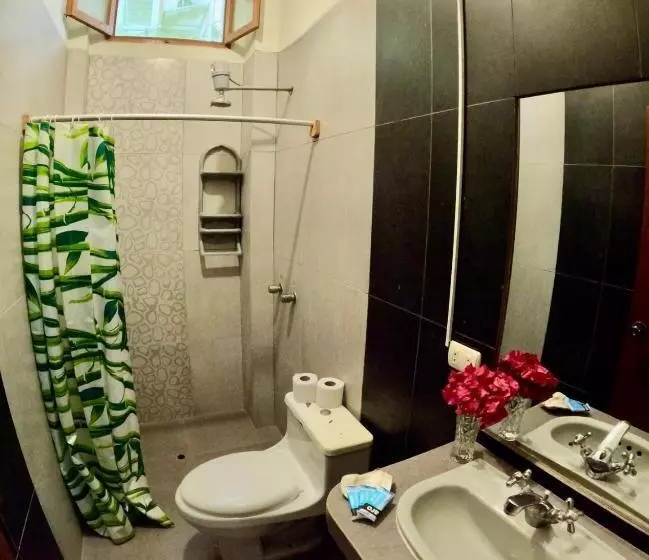 هاستل Stone House Mancora
