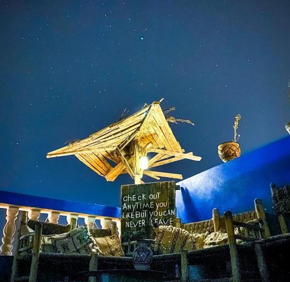 فندق صغير The Lunar Surf House