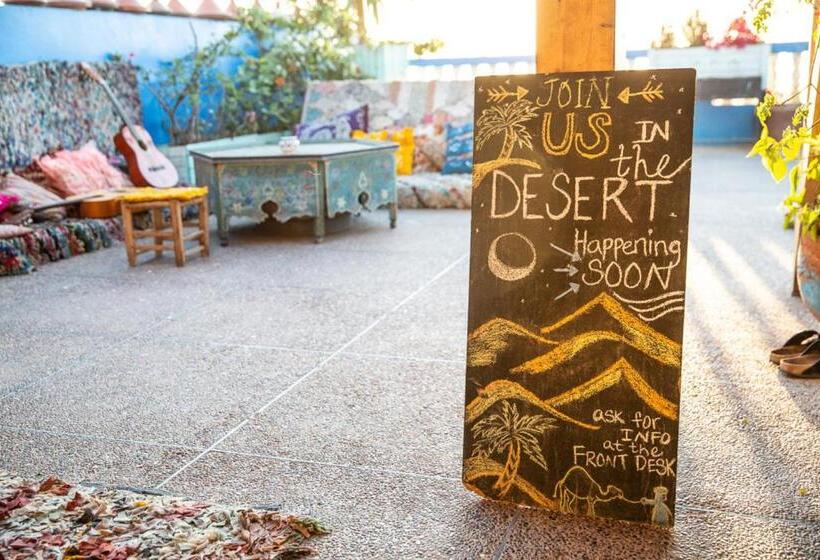 فندق صغير The Lunar Surf House