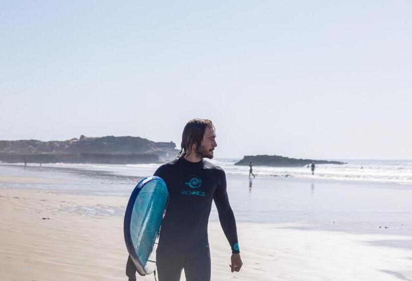 فندق صغير The Lunar Surf House