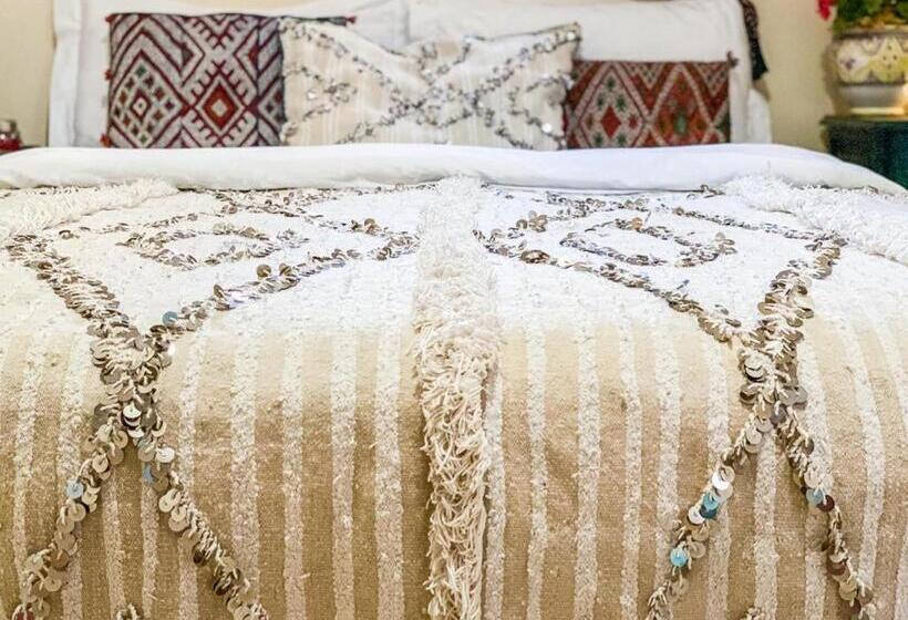 فندق صغير The Lunar Surf House