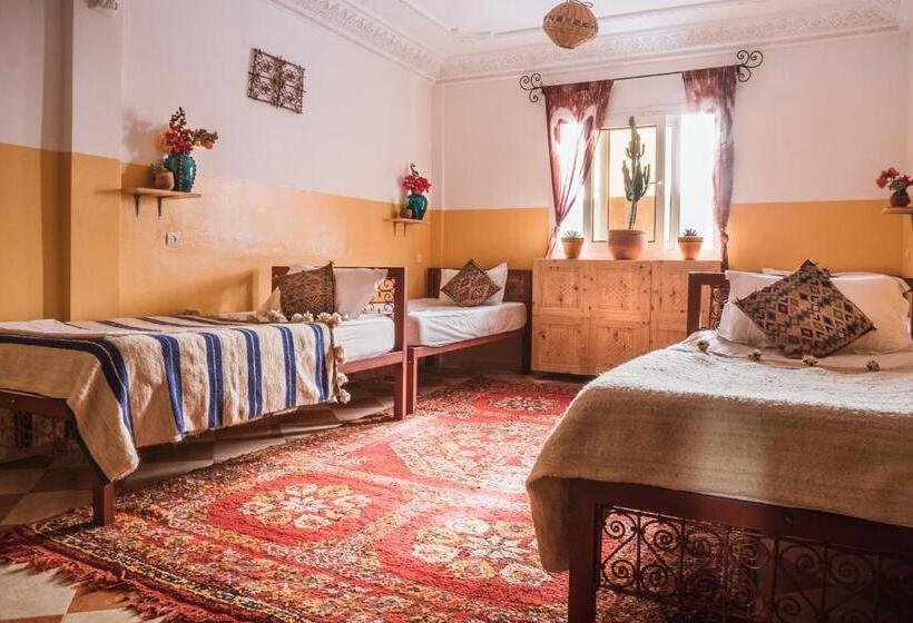 فندق صغير The Lunar Surf House