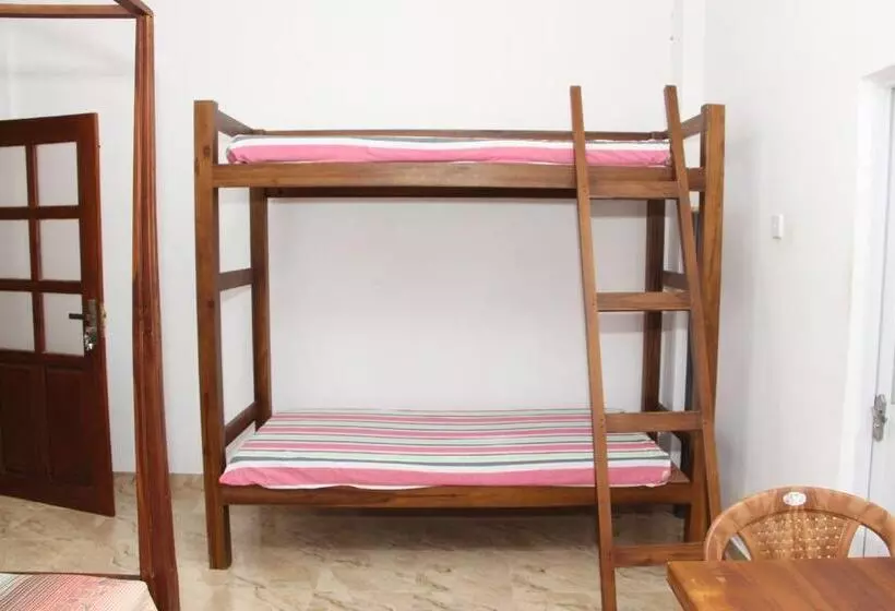 Aamiaismajoitus (B&B) Sasmika Villa Surf And Yoga Hostel