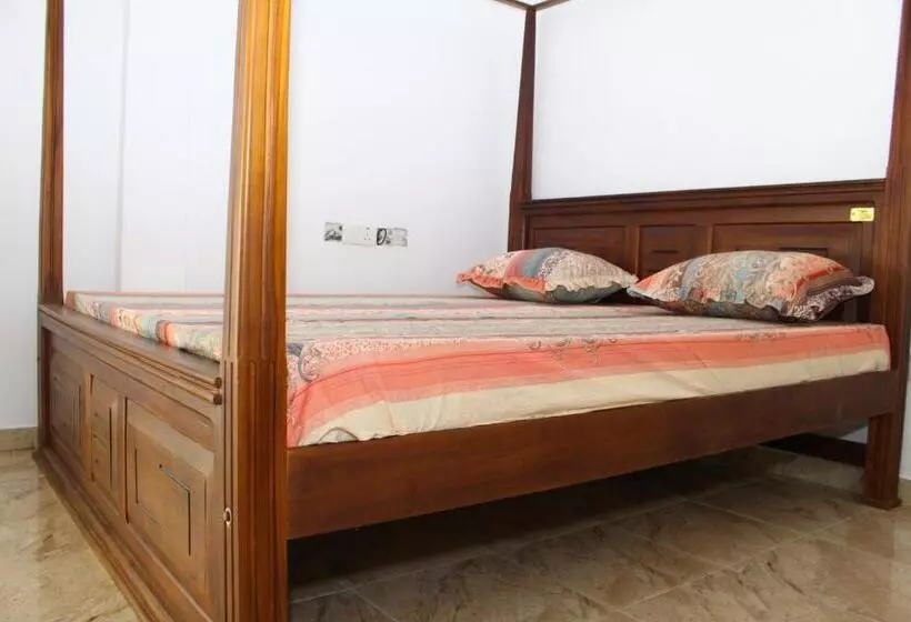 Aamiaismajoitus (B&B) Sasmika Villa Surf And Yoga Hostel