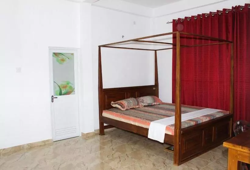 Aamiaismajoitus (B&B) Sasmika Villa Surf And Yoga Hostel