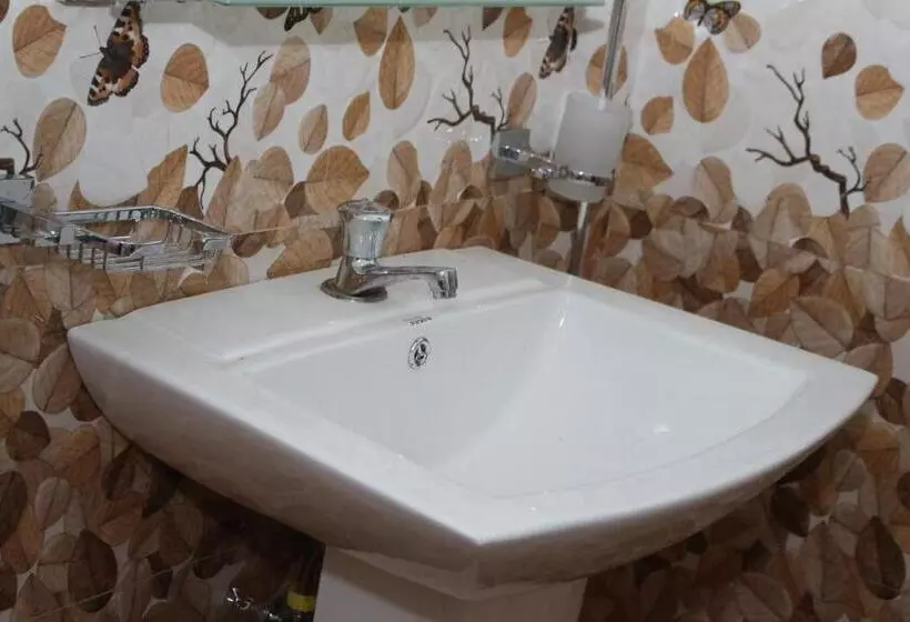 Aamiaismajoitus (B&B) Sasmika Villa Surf And Yoga Hostel